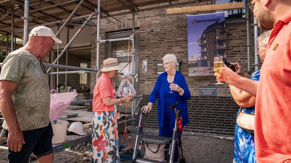 Bouwbedrijf Damsteegt - eerste steen De Smitse